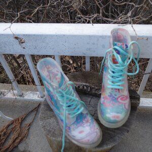 Cool Floral Rain Tie Up Boots By Gossip